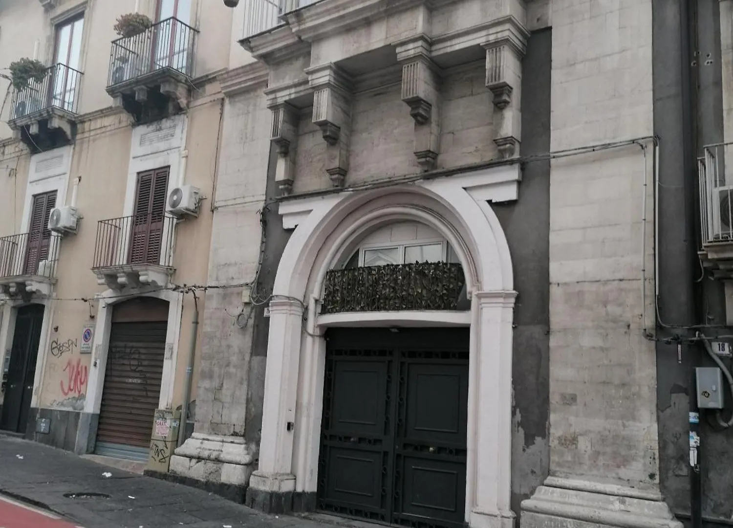 مبيت وإفطار كاتانيا A Un Passo Dal Duomo 